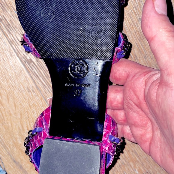 CHANEL EXTREMELY RARE PYTHON SANDALS SZ38 - Picture 7 of 8